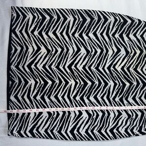 White House Black Market Monochrome Knit Fabric